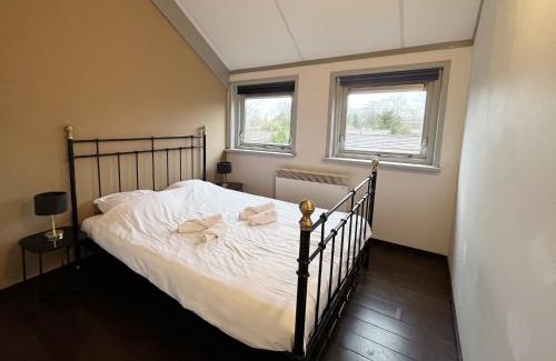 Grou House | Holiday Home in Grou near Frisian Lakes