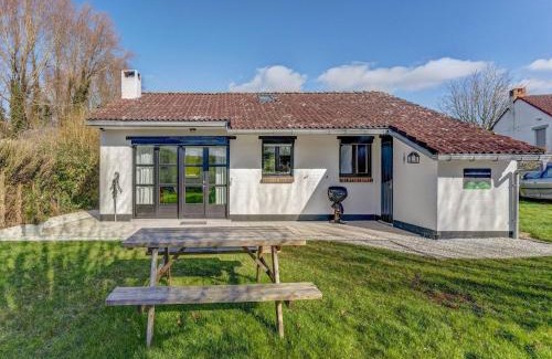 Westouter House | Holiday home in Heuvelland with garden, cleaning included