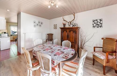 Nadrin House | Holiday Home in Houffaliz with Garden
