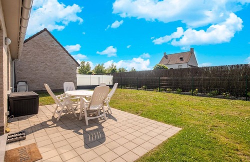 Koksijde House | Holiday Home in Koksijde with Private Garden