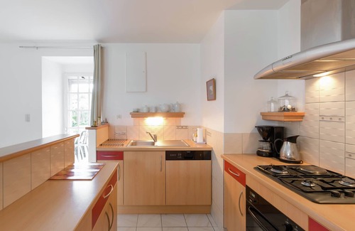 Lanrelas House | Holiday Home in Lanrelas near Rance River