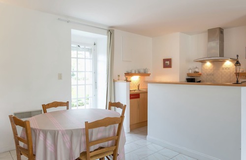 Lanrelas House | Holiday Home in Lanrelas near Rance River
