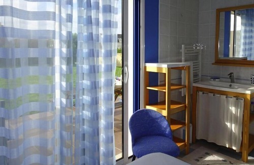 Guilvinec House | Holiday Home in Le Guilvinec near Sandy Beach