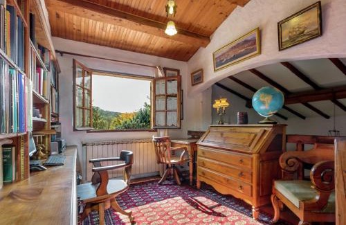 Le Luc House | Holiday Home in Le Luc with Pool & Vineyards