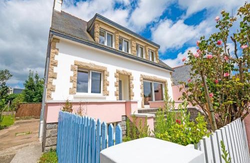 Le Pouldu House | Holiday Home in Le Pouldu near Sandy Bays, cleaning included