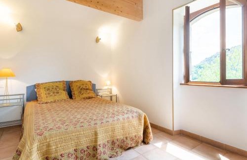 Les Assions House | Holiday Home in Les Assions near Bois de Païolive