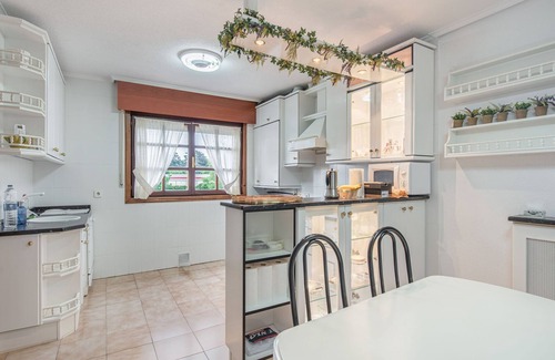Loredo House | Holiday Home in Loredo near Surf Beach
