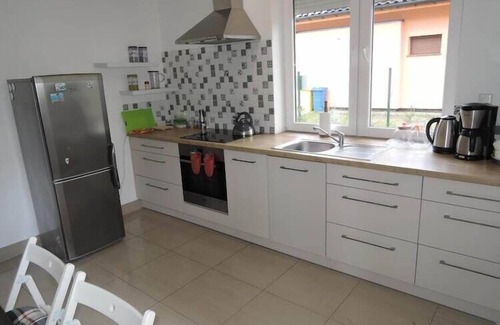 Lukecin House | Holiday Home in Lukecin near Sandy Beach