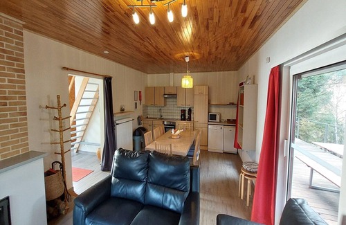 Masbourg House | Holiday Home in Masbourg with Sauna