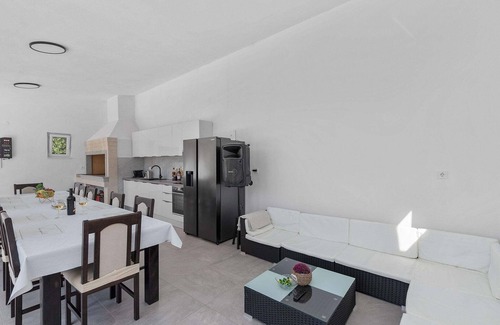 Neoric House | Holiday Home in Neoric with Sauna