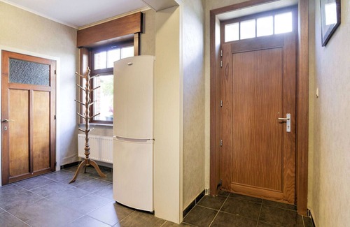 Vleteren House | Holiday Home in Oostvleteren with Garden