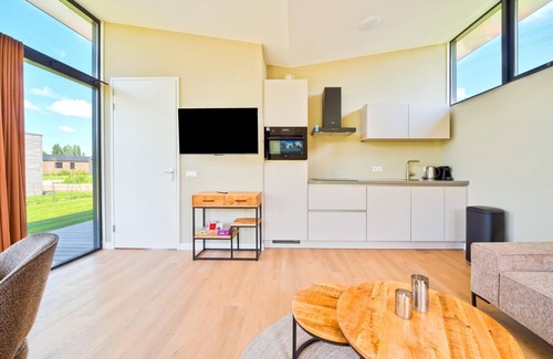 Leiderdorp House | Holiday Home in Oud Ade near Kaag Lakes