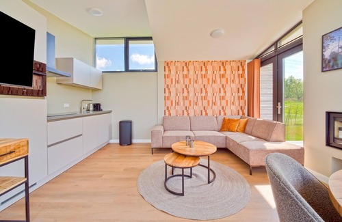 Leiderdorp House | Holiday Home in Oud Ade near Kaag Lakes