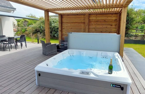 Plouarzel House | Holiday Home in Plouarzel near Sandy Beaches