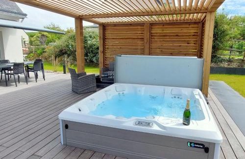 Plouarzel House | Holiday Home in Plouarzel near Sandy Beaches