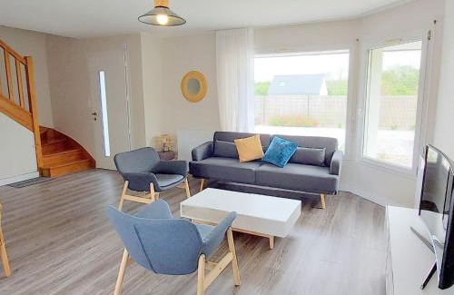 Plouarzel House | Holiday Home in Plouarzel near Sandy Beaches