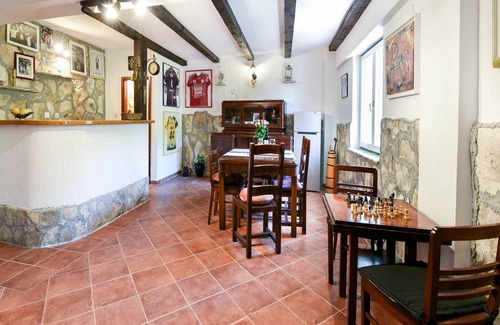 Podstrana House | Holiday Home in Podstrana near Beach