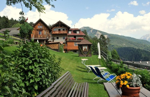 Ortisei Apartment | Holiday home in quiet and sunny location. Perfect for families and friends.