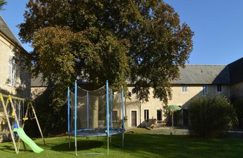 Osmanville House | Holiday Home in Saint-Clément near the Sea
