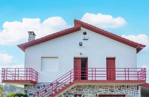 A Lanzada House | Holiday Home in Sanxenxo near Beach