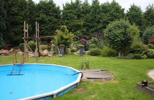 Sweikhuizen House | Holiday Home in Sittard with Pool