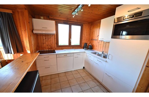 Noiseux House | Holiday Home in Somme-Leuze with Private Garden