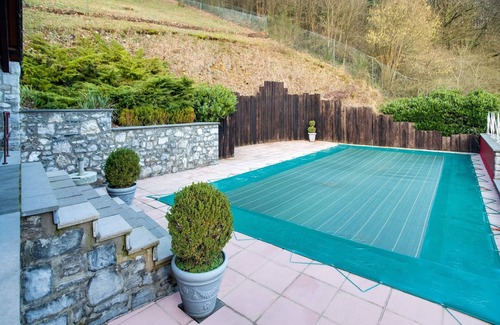 Sosoye House | Holiday Home in Sosoye near La Molignée River