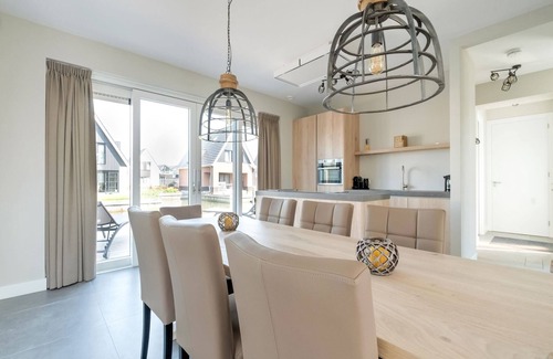 Stavoren House | Holiday Home in Stavoren with Jetty