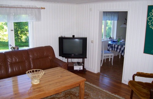 Stjarnhov House | Holiday home in the countryside with lake view