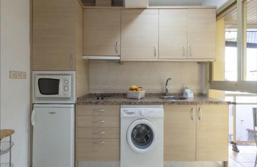 Torremolinos City Centre Apartment | Holiday Home in Torremolinos by Playa Carihuela