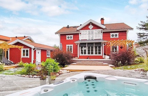 Vaxholm House | Holiday Home in Vaxholm