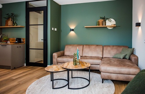 Voorthuizen House | Holiday Home in Veluwe with Veranda