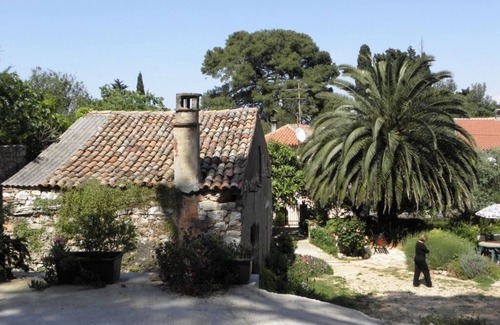 Veli Losinj House | Holiday Home in Veli Lošinj with Terrace, Air condition, WIFI, Washing machine (63-1)