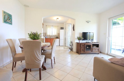 Veli Rat House | Holiday Home in Veli Rat with Seaview, Terrace, Air condition, WIFI (3559-1)