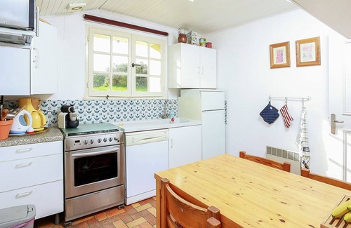 Vitry-Lache House | Holiday Home in Vitry-Laché near Lake