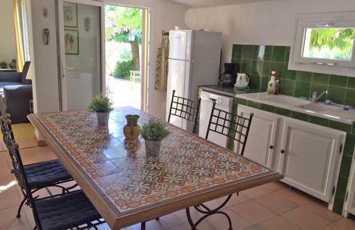 Villecroze House | Holiday Home in Villecroze with Pool & Garden