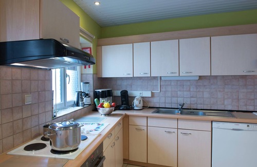Walk House | Holiday Home in Waimes with Sauna & Bubble Bath