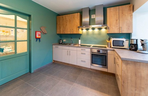 Walk House | Holiday Home in Waimes with Garden