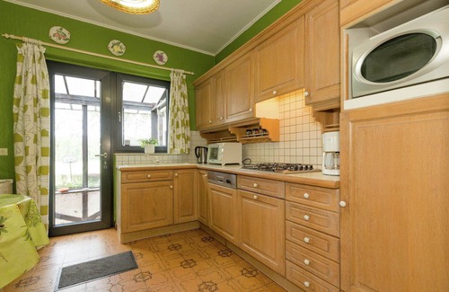 Chodes House | Holiday Home in Waimes with Private Garden