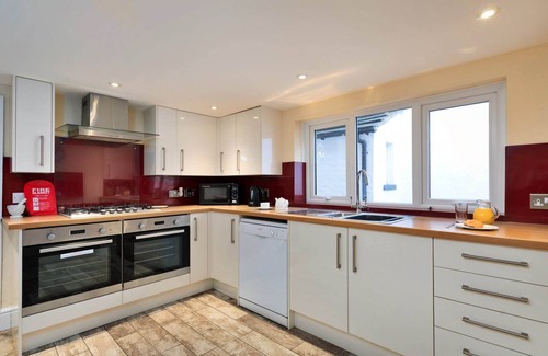 Whitby House | Holiday Home in Whitby near Beaches & Moors