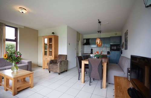 Heinkenszand House | Holiday Home in Zeeland with Garden