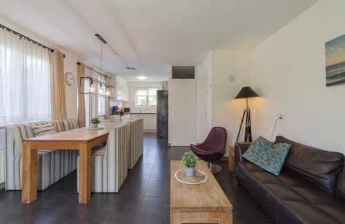 Wemeldinge House | Holiday Home in Zeeland with Spacious Garden