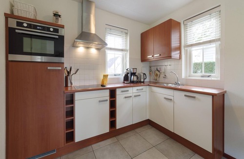 Wemeldinge House | Holiday Home in Zeeland with Garden