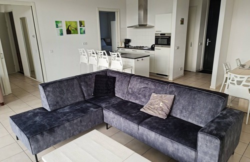 Zeewolde House | Holiday Home in Zeewolde with Kayaks