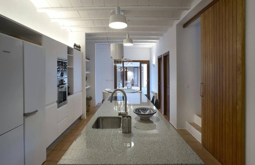 Sant Carles de Peralta Villa | Holiday home indoor heating