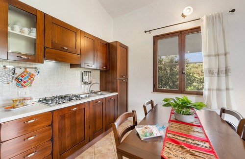 Fluminimaggiore House | Holiday Home 'Iperico' with Mountain View, Wi-Fi and Air Conditioning