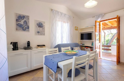San Pietro a Mare House | Holiday Home 'Casa Con Terrazza' with Private Terrace, Wi-Fi and Air Conditioning