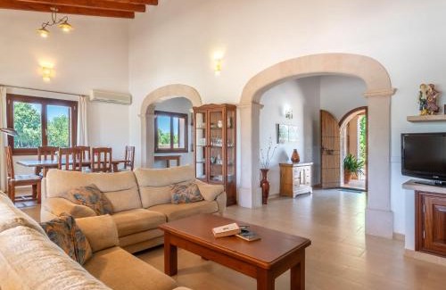 Felanitx House | Holiday Home Jardines by Interhome