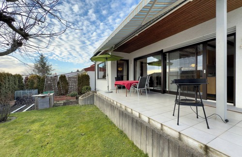 Meckenbeuren House | Holiday Home 'Justi' with Mountain View, Private Terrace and Wi-Fi