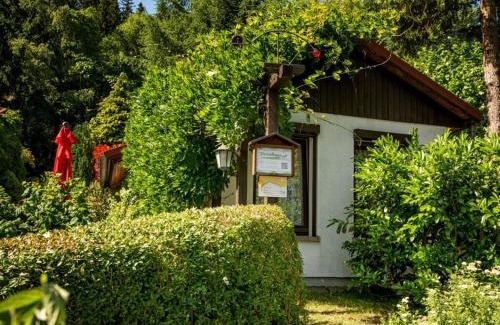 Manebach Apartment | Holiday home Kahl near centre
